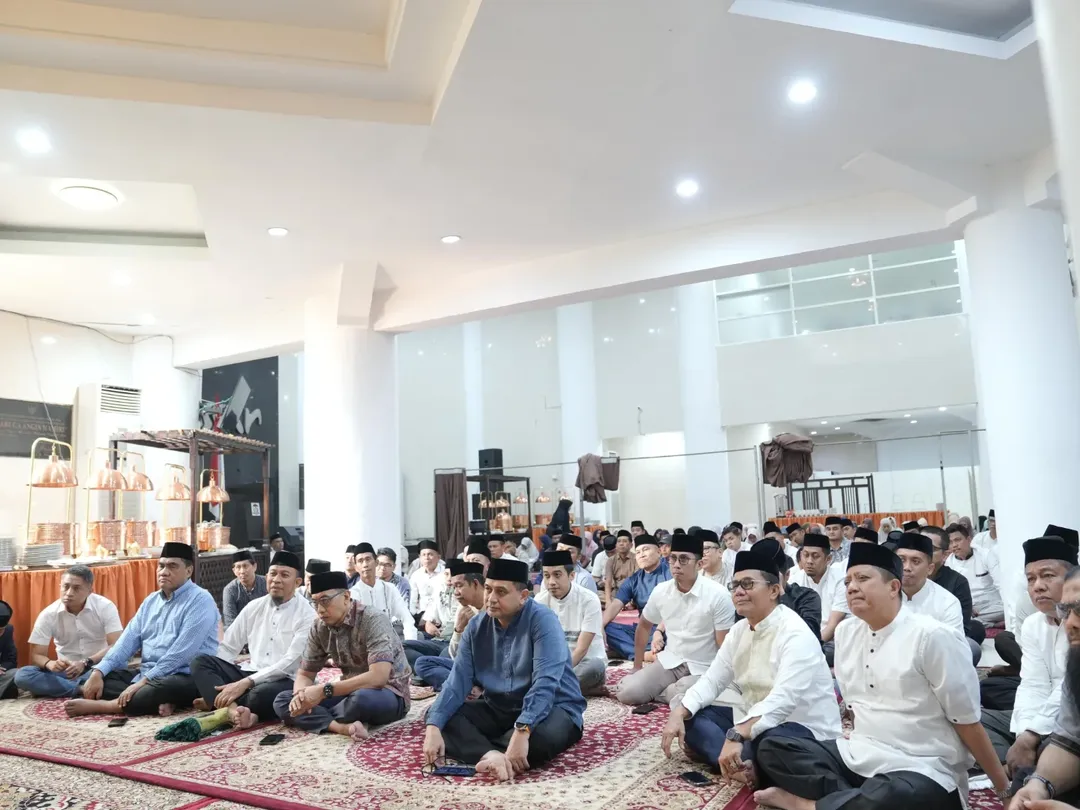 Plt Kepala Bappeda Hadiri Tabligh Akbar Oleh Ustadz Muhammad Syamsi Ali